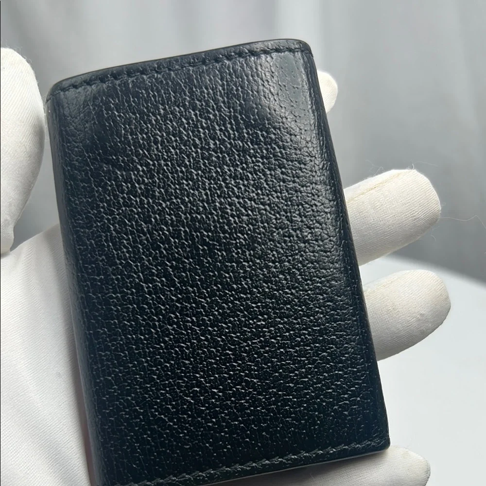 GUCCI Black Leather six key holder with Gold Bee